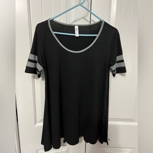 LuLaRoe ladies black and gray shirt